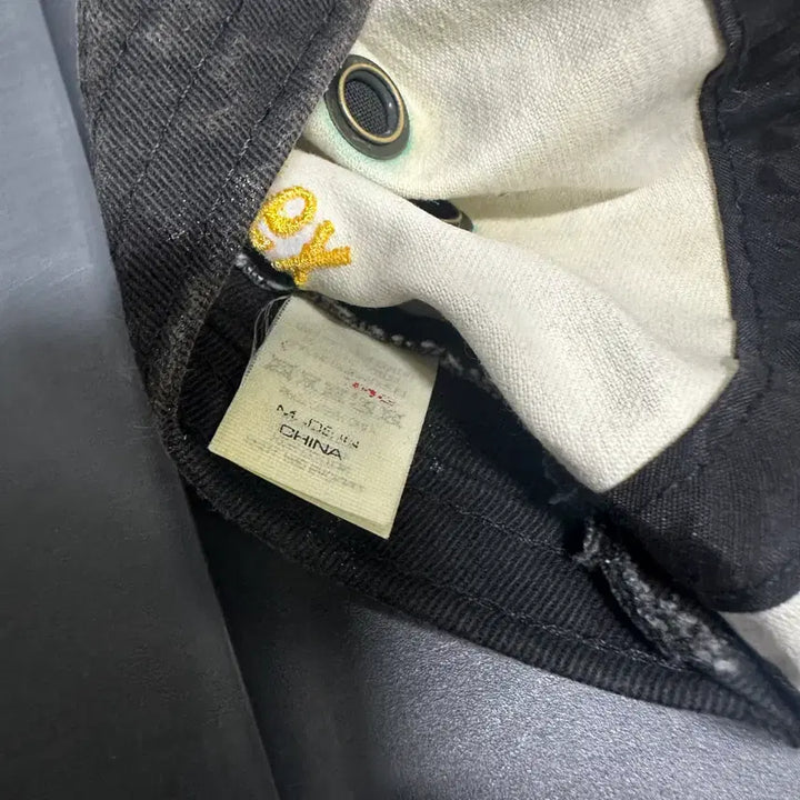 [SOLD OUT] 슈프림 밀리터리 캠프캡 블랙 프림1 카모 - 22SS