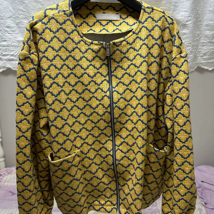 [SOLD OUT] 러브앤쇼 점퍼 옐로우 프리사이즈  팝니다