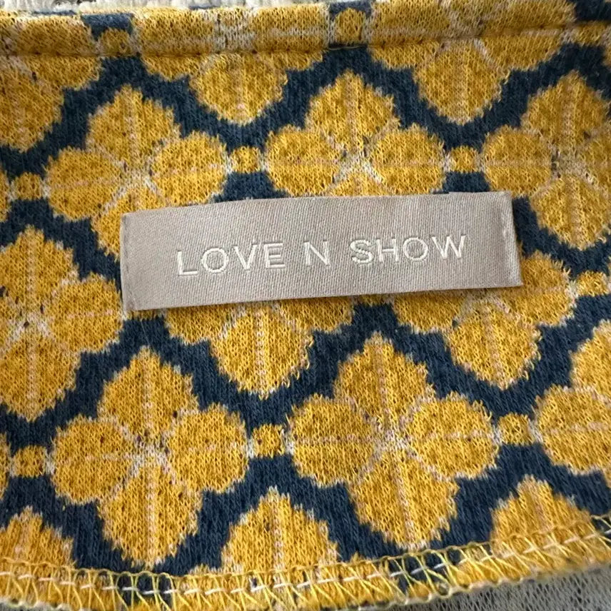 [SOLD OUT] 러브앤쇼 점퍼 옐로우 프리사이즈  팝니다