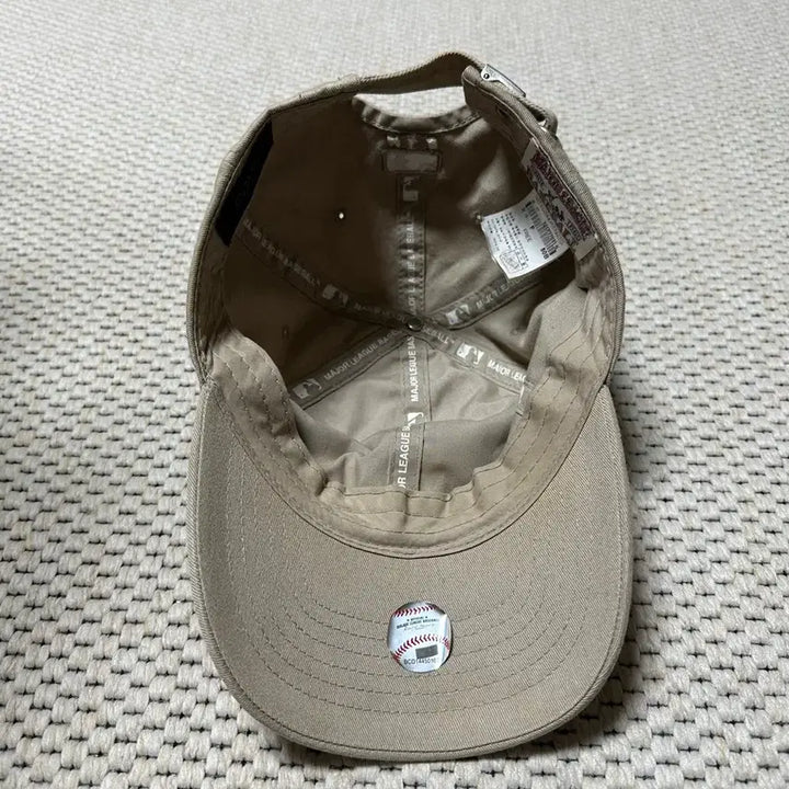 [SOLD OUT] MLB 뉴욕양키즈 볼캡 베이지 팝니다