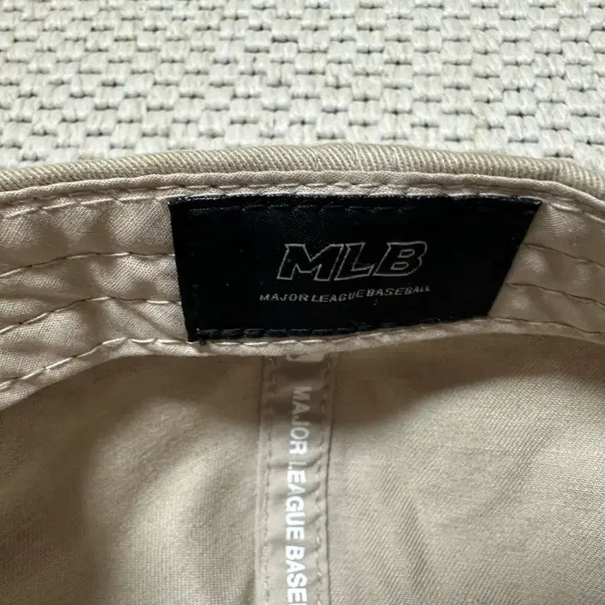 [SOLD OUT] MLB 뉴욕양키즈 볼캡 베이지 팝니다