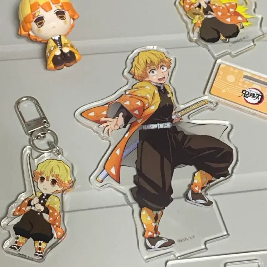 [BUNJANG] Demon Slayer Zenitsu Acrylic Stand Keyring Figure Bundle Set / [귀멸의 칼날] 젠이츠 아크릴 스탠드 키링 피규어 일괄 판매