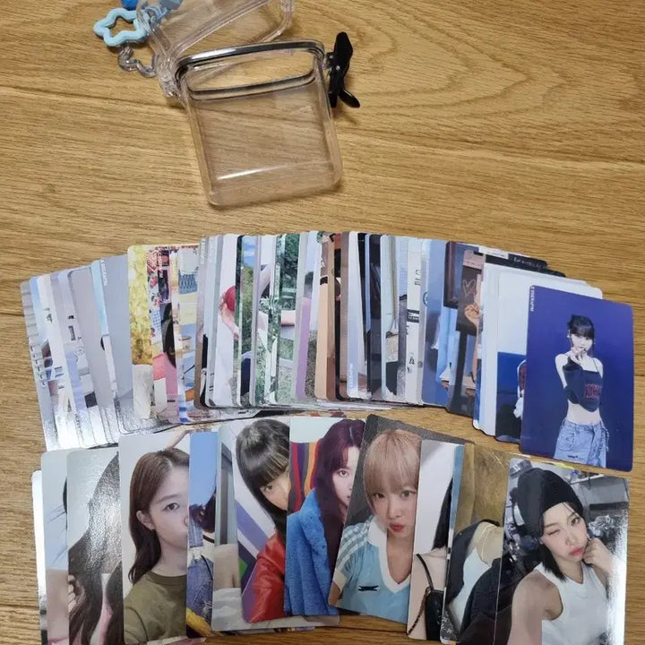 [BUNJANG] LE SSERAFIM Unofficial Goods Bundle Set / 르세라핌굿즈 비공굿포카 담케 키링 일괄 아이돌포카 포장계