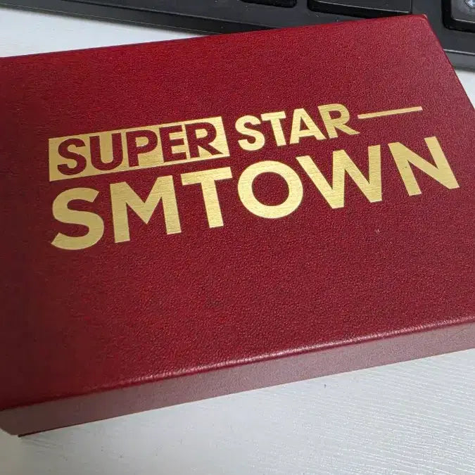 [BUNJANG] Superstar SMTOWN Super Junior Pin Badge / 슈퍼스타 SMTOWN 오피셜 - 슈퍼주니어 핀뱃지