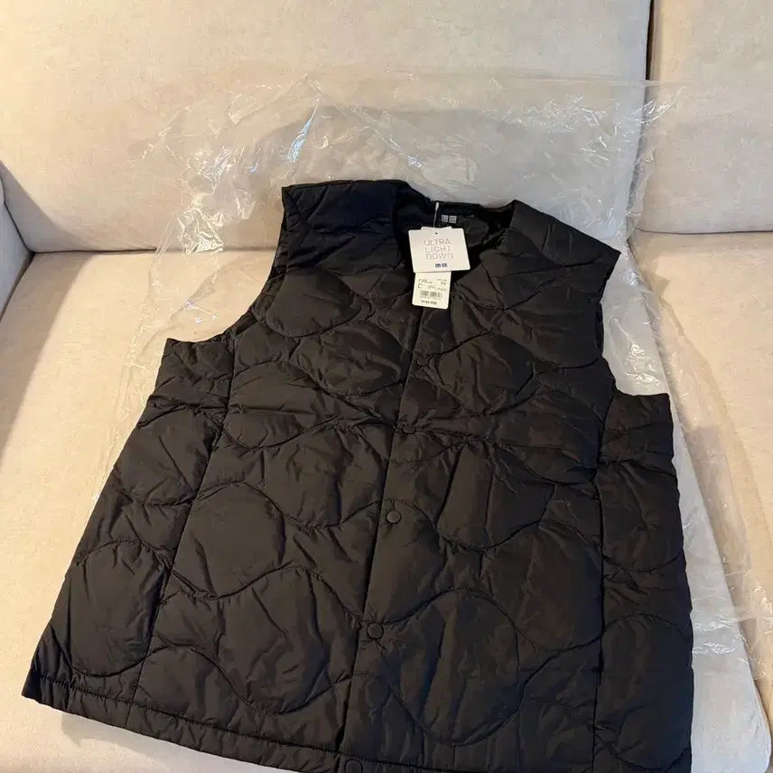 [BUNJANG] Uniqlo Ultra Light Down Vest Size L / (새상품) 유니클로 울트라 라이트 다운 베스트 L사이즈