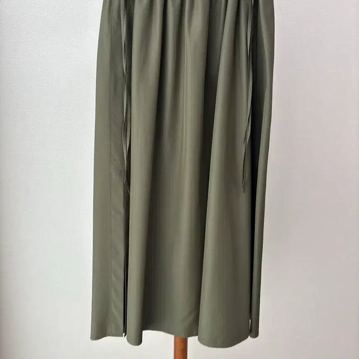 [BUNJANG] Uniqlo Flare Midi Skirt / 유니클로 플레어 스커트