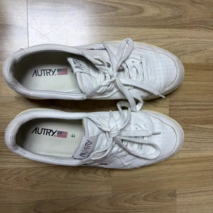 [BUNJANG] Autry Medalist White Goat Skin Sneakers / 오트리 메달리스트 화이트 고트스킨 44(280) 사이즈