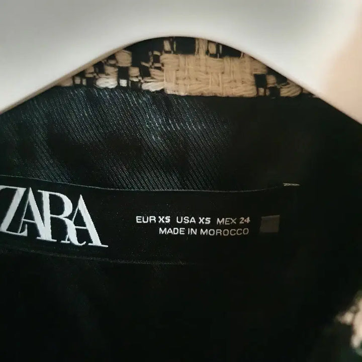 [BUNJANG] Zara Tweed Jacket (55-66) / 자라 트위드자켓/55-66