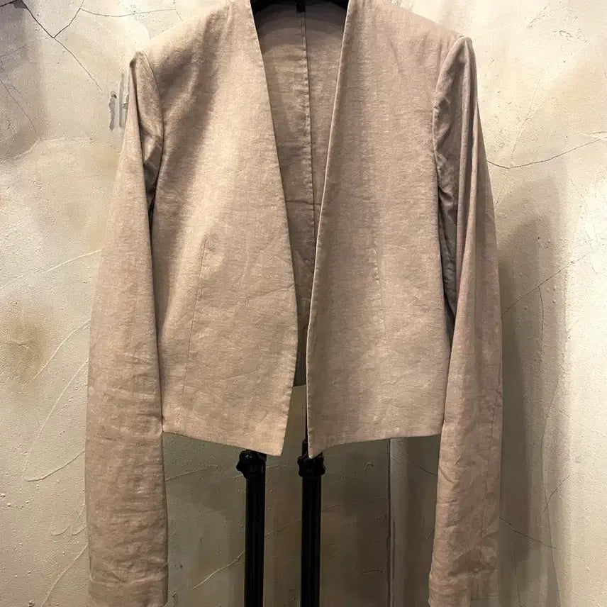 [SOLD OUT] 띠어리 린넨 비스코스 스판 노카라 자켓 55~날씬66