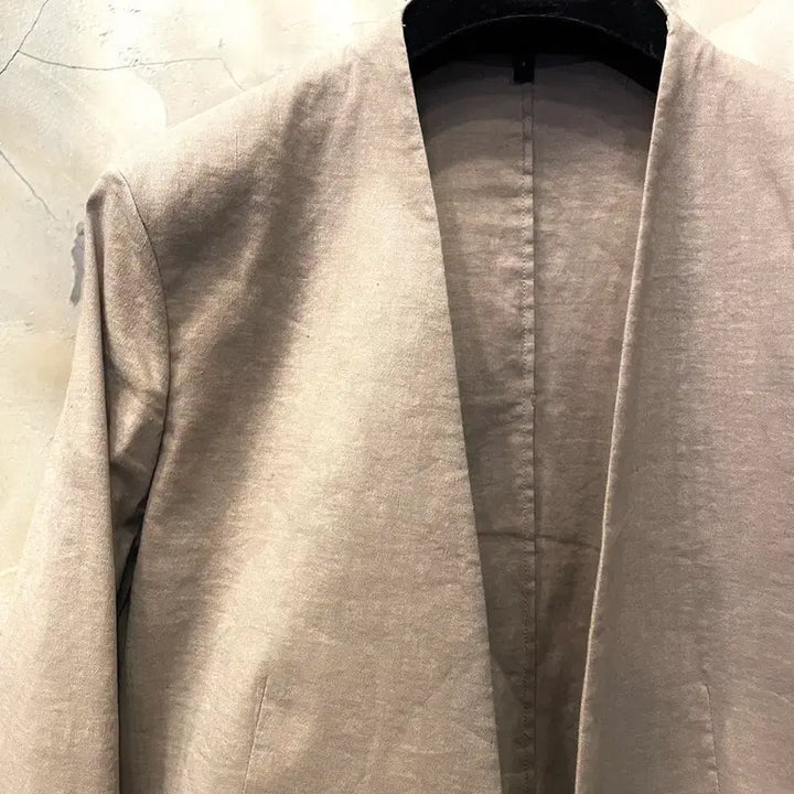 [SOLD OUT] 띠어리 린넨 비스코스 스판 노카라 자켓 55~날씬66