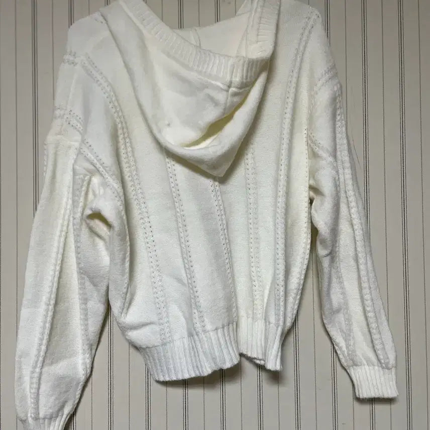 [BUNJANG] Tteokbokki Ivory Hooded Knit / 떡볶이 단추 아이보리 후드 니트