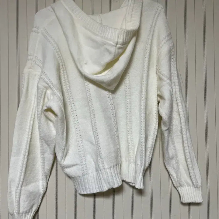 [BUNJANG] Tteokbokki Ivory Hooded Knit / 떡볶이 단추 아이보리 후드 니트