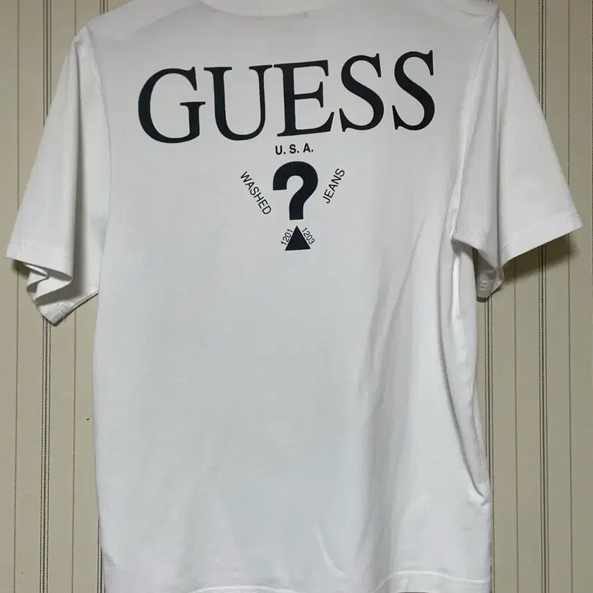 [BUNJANG] Guess Triangle Logo White T-shirt / 게스 삼각 로고 흰색 반팔티