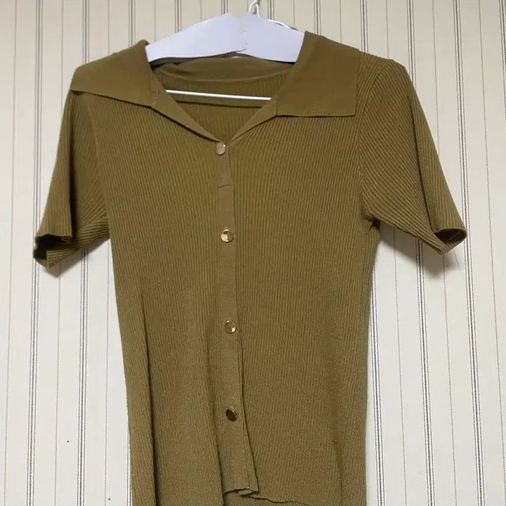 [BUNJANG] Kaki Slim Fit Golf Ribbed Short Sleeve Cardigan / 골지 반팔 카라넥 가디건 카키 슬림핏