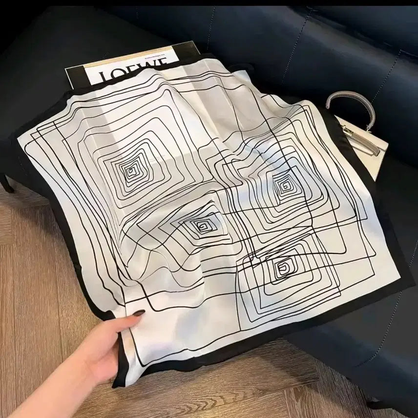 [BUNJANG] White Pattern Silk Scarf / 화이트 패턴 스카프