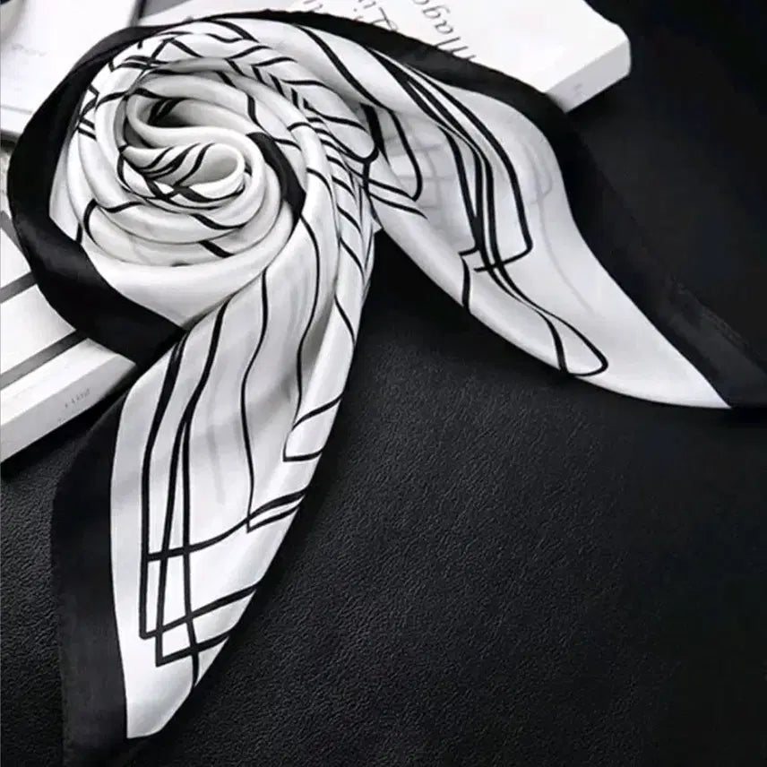 [BUNJANG] White Pattern Silk Scarf / 화이트 패턴 스카프