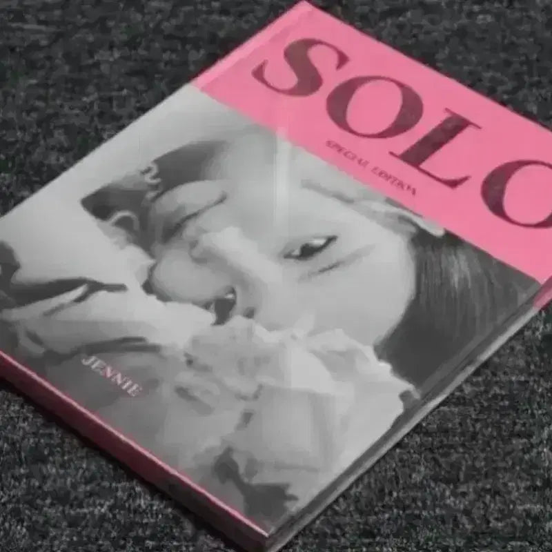 [BUNJANG] (미개봉) 제니 - JENNIE SOLO PHOTOBOOK 스페셜 / (미개봉) 제니 - JENNIE SOLO PHOTOBOOK 스페셜
