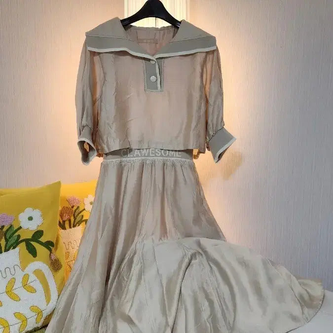 [BUNJANG] Two-Piece Style Blouse and Long Skirt Set / 원피스 세트 (블라우스 롱 스커트)