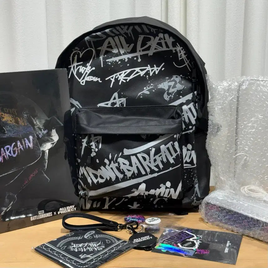 [SOLD OUT] 올데이 프로젝트 배틀그라운드 LP&amp;백팩 굿즈 세트