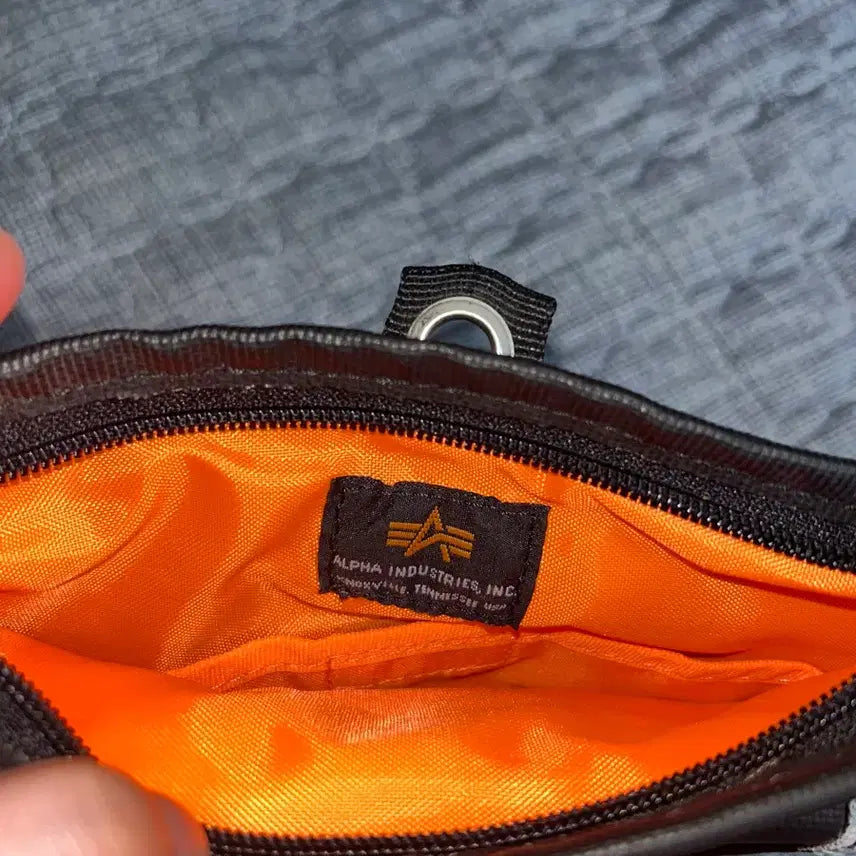 [BUNJANG] Alpha Industries Crossbody Bag / 알파인더스트리 크로스백