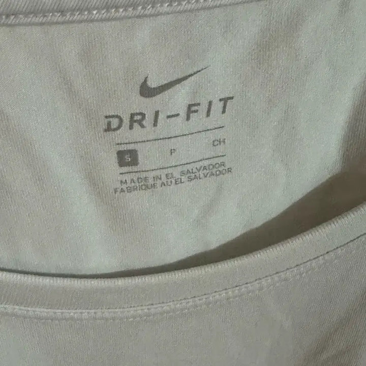 [BUNJANG] Nike Dri-FIT Semi-Off-Shoulder T-shirt / 나이키 드라이핏 반팔