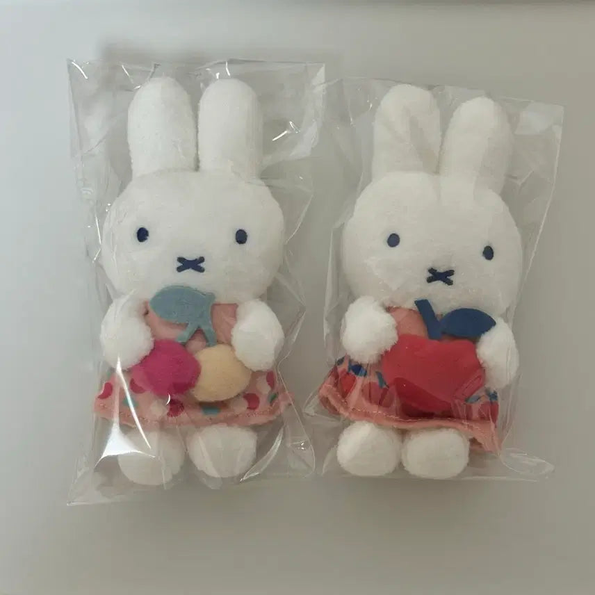 [BUNJANG] Miffy Fruits Series Cherry Apple Doll Keyring Bundle Set / 일괄) 일본미피 후르츠미피 체리 사과 인형 키링