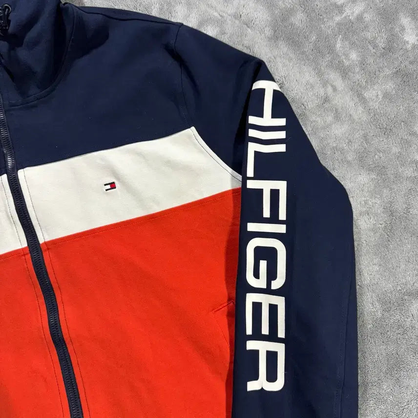 [BUNJANG] Tommy Hilfiger Vintage Small Logo Hoodie Zip-up / 타미힐피거 빈티지 스몰로고 후드집업