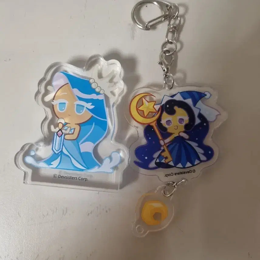 [BUNJANG] Cookie Run Sea Fairy &amp; Moonlight Cookie Acrylic Stand &amp; Keyring / 바다요정 쿠키 롯코토 아크릴/달빛술사 쿠키 아크릴 키링 팝니다!