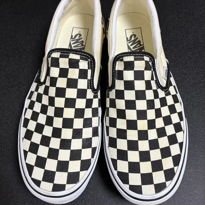 [BUNJANG] Vans Core Classic Slip-On Checkerboard Sneakers / 반스 코어클래식 슬립온 체커보드 270