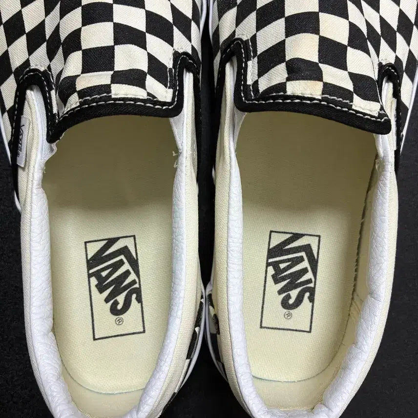 [BUNJANG] Vans Core Classic Slip-On Checkerboard Sneakers / 반스 코어클래식 슬립온 체커보드 270