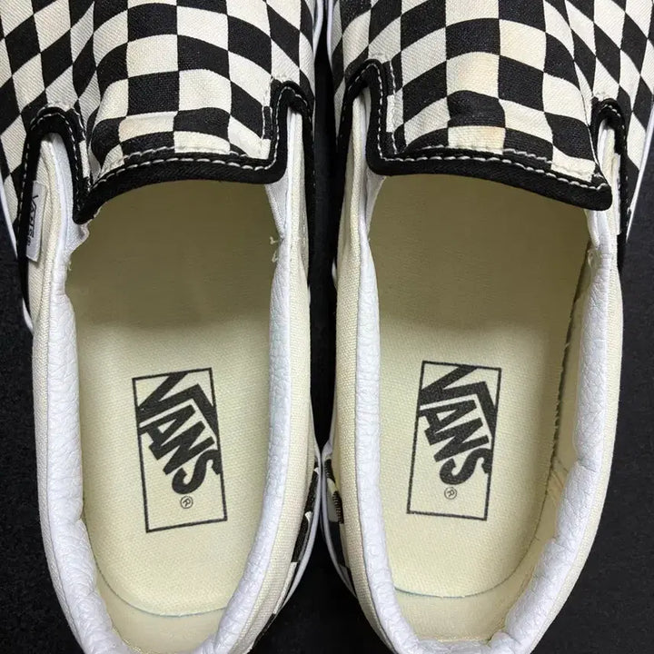 [BUNJANG] Vans Core Classic Slip-On Checkerboard Sneakers / 반스 코어클래식 슬립온 체커보드 270