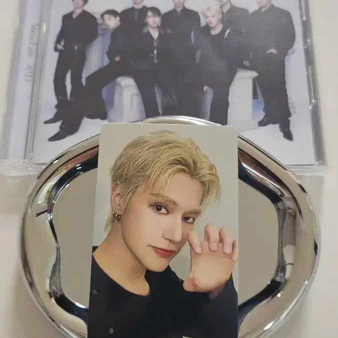 [BUNJANG] ATEEZ Wooyoung POB Photocard Bundle Set / 에이티즈 우영 미공포 특전 포카 일괄 양도 캔뱃지 서비스