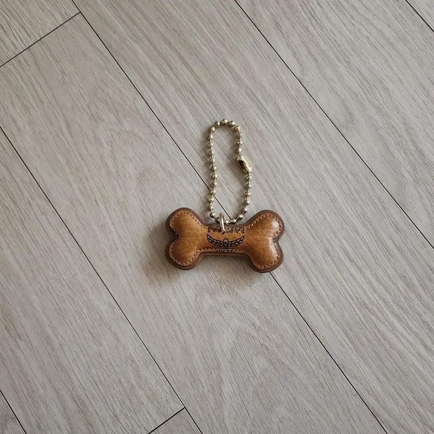 [BUNJANG] MCM Dog Bone Keyring Brown / MCM 강아지 뼈다귀 키링 브라운