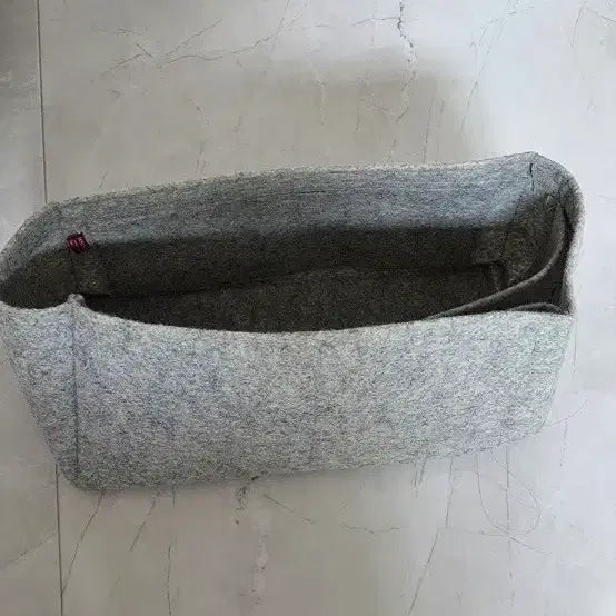[SOLD OUT] 프라다 가죽 토트백 회색 가로30세로33
