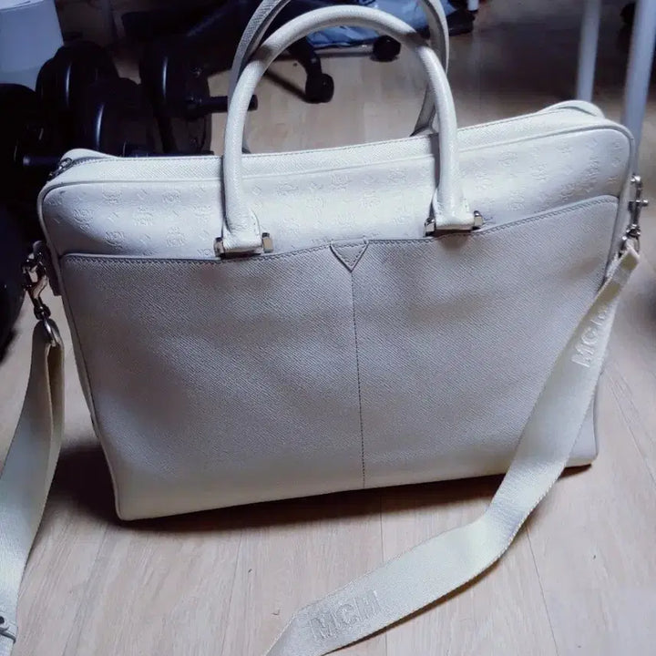 [BUNJANG] MCM White L Briefcase Cowhide Leather / mcm 화이트 L 브리프케이스 소가죽 5/13 서류가방
