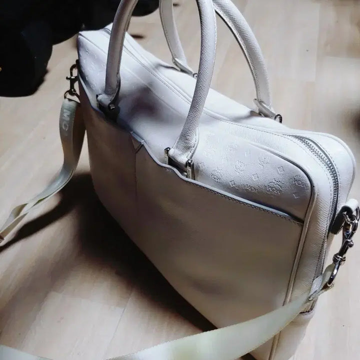 [BUNJANG] MCM White L Briefcase Cowhide Leather / mcm 화이트 L 브리프케이스 소가죽 5/13 서류가방