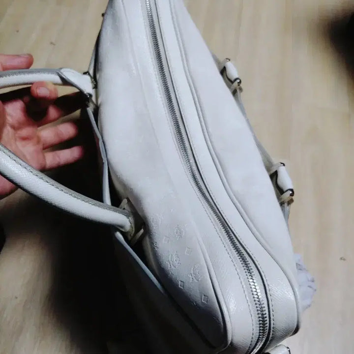 [BUNJANG] MCM White L Briefcase Cowhide Leather / mcm 화이트 L 브리프케이스 소가죽 5/13 서류가방