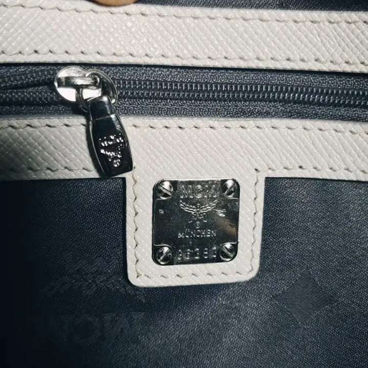 [BUNJANG] MCM White L Briefcase Cowhide Leather / mcm 화이트 L 브리프케이스 소가죽 5/13 서류가방