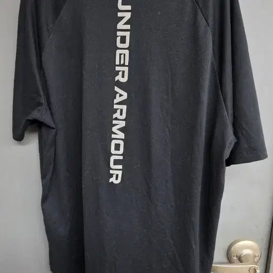 [BUNJANG] Under Armour Black Short Sleeve T-Shirt XXL / 언더아머 반팔 티셔츠 블랙 XXL