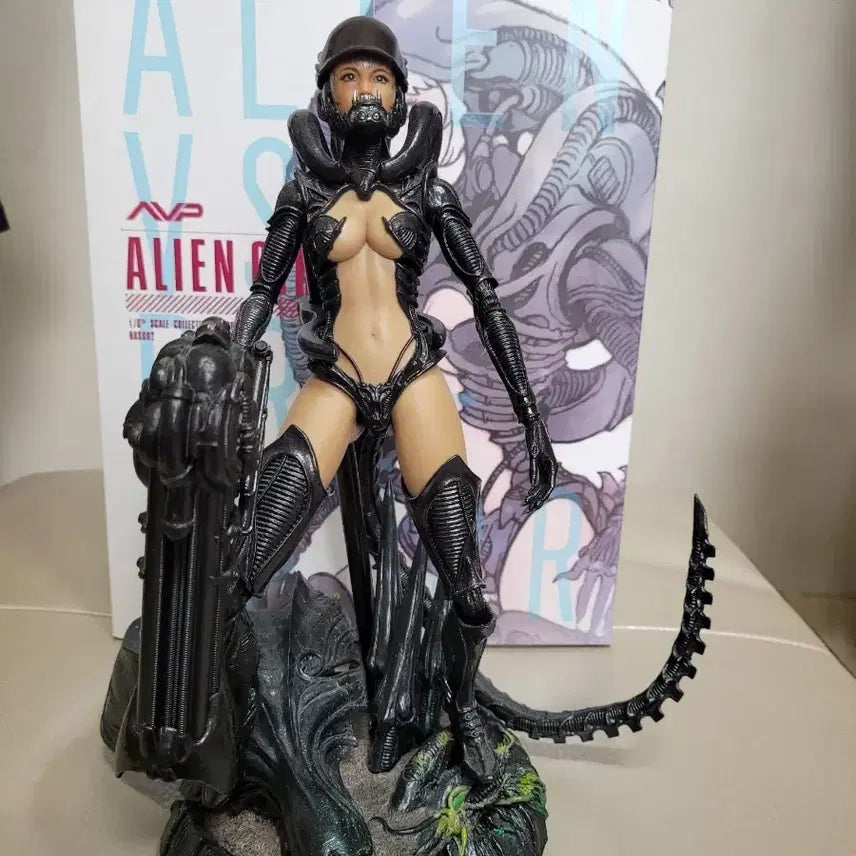 [BUNJANG] Hot Toys MMS 602 Alien Queen (1/6 Scale) Figure - Limited Edition / 핫토이 미소녀 에일리언걸 피규어 .(한정판).