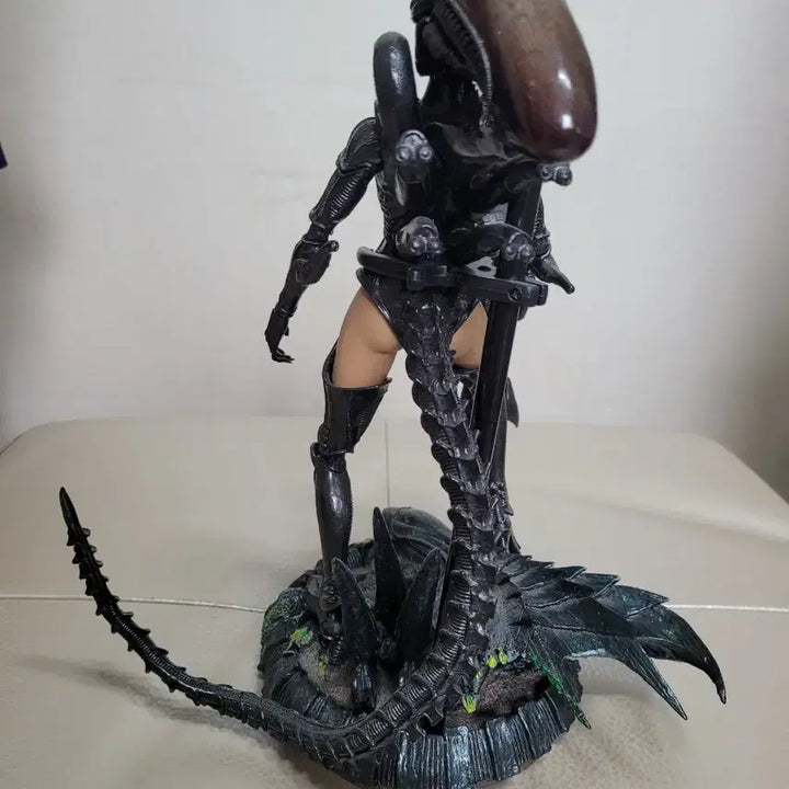 [BUNJANG] Hot Toys MMS 602 Alien Queen (1/6 Scale) Figure - Limited Edition / 핫토이 미소녀 에일리언걸 피규어 .(한정판).