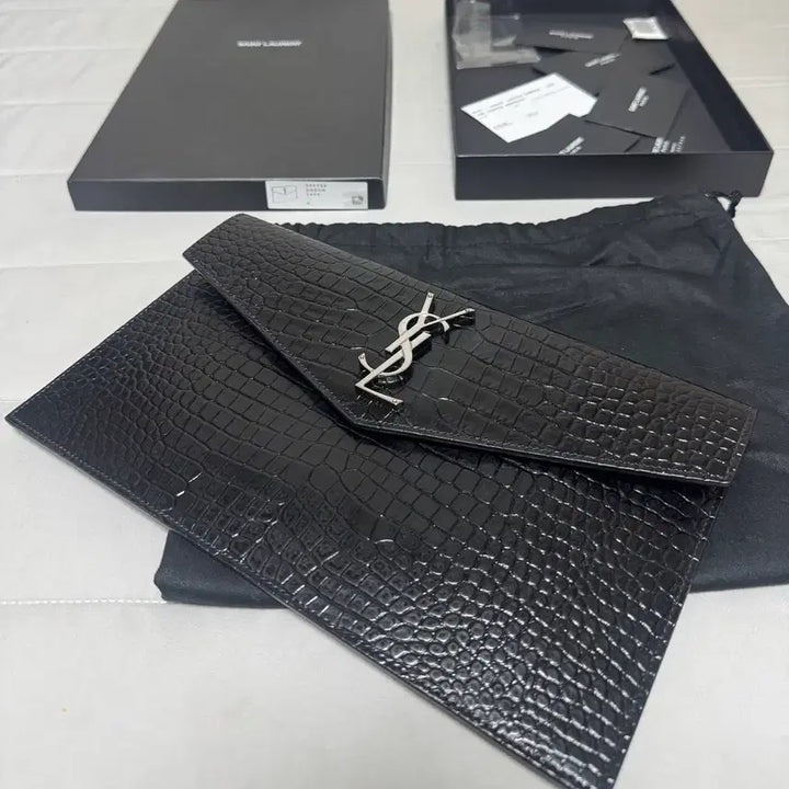 [BUNJANG] Saint Laurent Crocodile Uptown Clutch / [원가110만원/상태최상] 생로랑 크로커다일 업타운 클러치