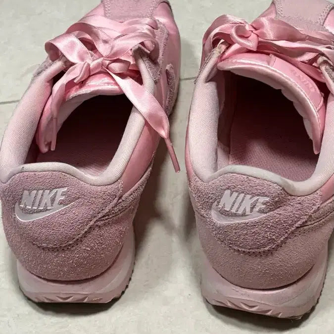 [BUNJANG] Nike FV5420 Pink Sneakers 230 / 나이키 FV5420 핑크 운동화 230