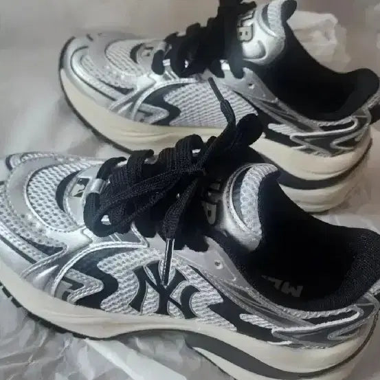 [BUNJANG] MLB Curve Runner Running Shoes Silver / mlb커브러너 런닝화 새상품 풀박스판매해요.280사이즈 실버색인기상품