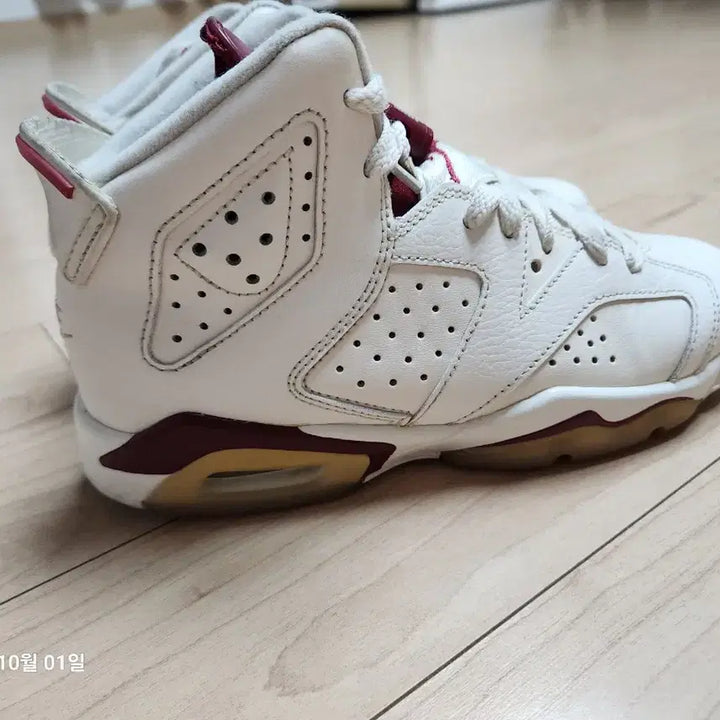 [BUNJANG] Nike Air Jordan 6 Maroon (225mm) Sneakers / 조던6 마룬 225사이즈 판매해요