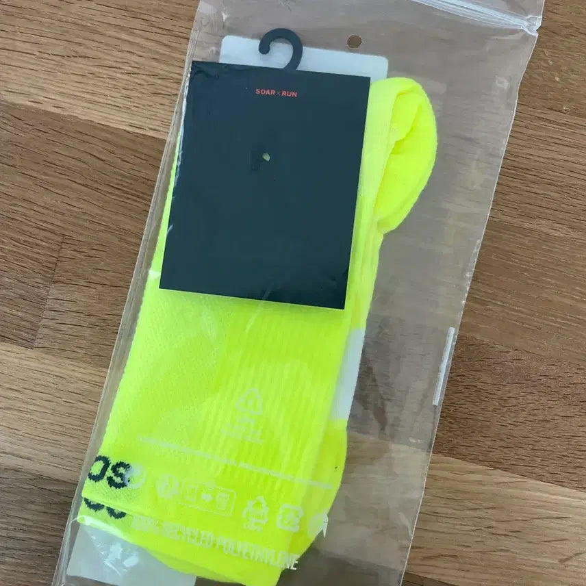 [BUNJANG] SOAR Running Crew Socks (Fluo Yellow) / [새상품] SOAR 소어 런닝 양말