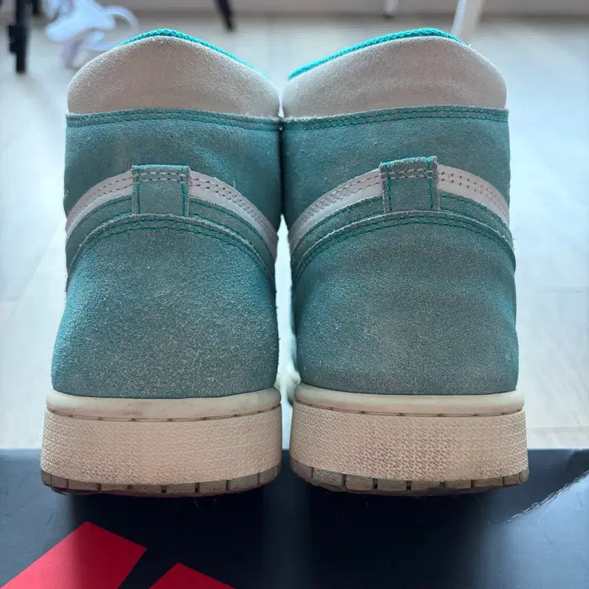[BUNJANG] Air Jordan 1 High Turbo Green Sneakers / 에어 조던1 하이 터보그린 280mm