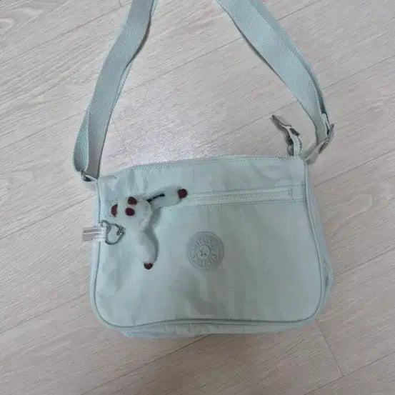 [BUNJANG] Kipling Shoulder Bag Mint Color / 키플링 가방 숄더백 민트색 인형 O링