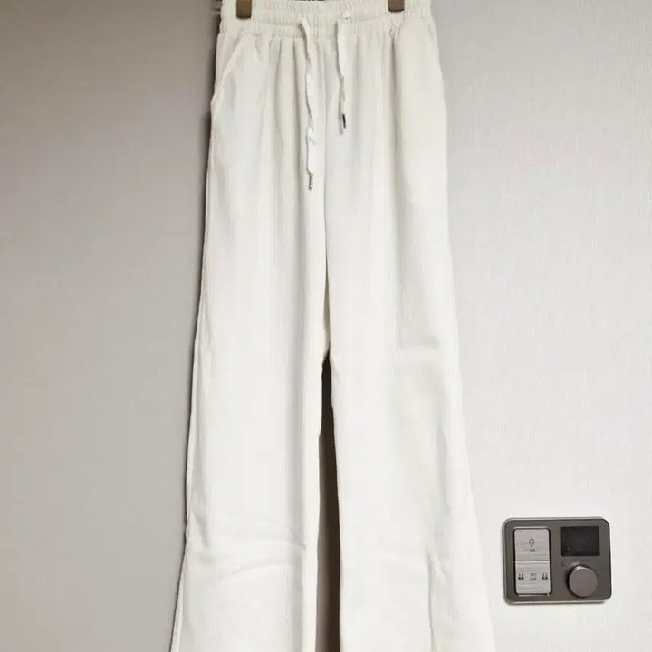 [BUNJANG] Ably White Ribbed Wide Training Pants / 에이블리 화이트 골지 와이드 트레이닝바지