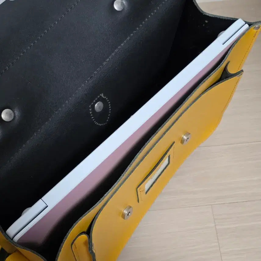 [BUNJANG] The Leather Satchel 15-Inch Leather Satchel Bag / (영국 브랜드, 실착 10회 이하) 더레더사첼 15인치